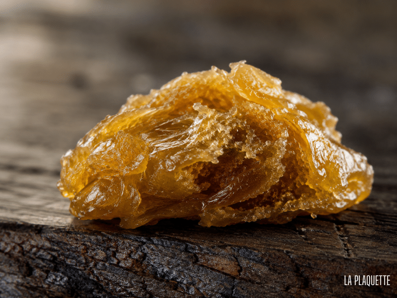 Bubble hash CBD suisse — résine artisanale malléable