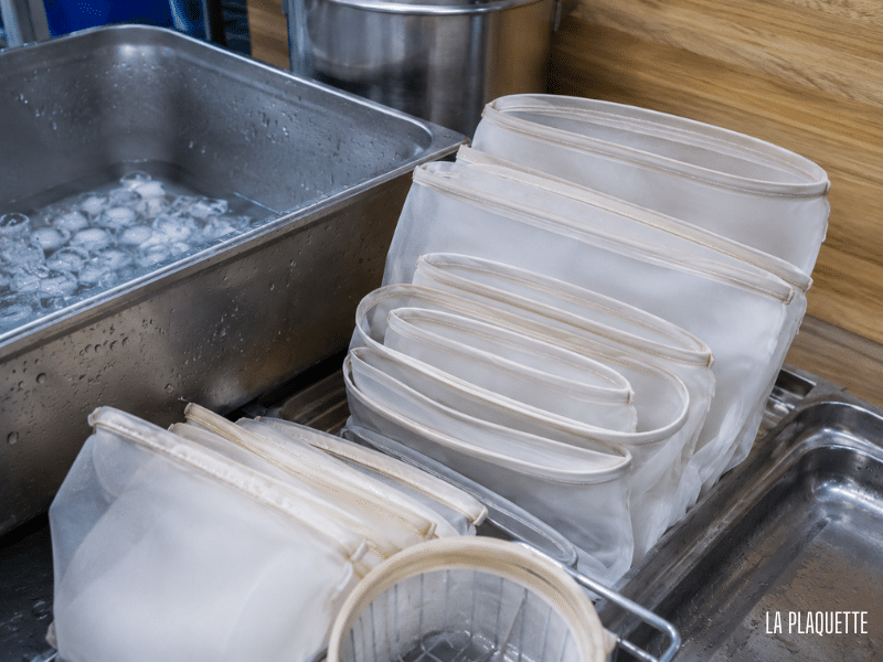 Fabrication du bubble hash suisse à l'eau glacée